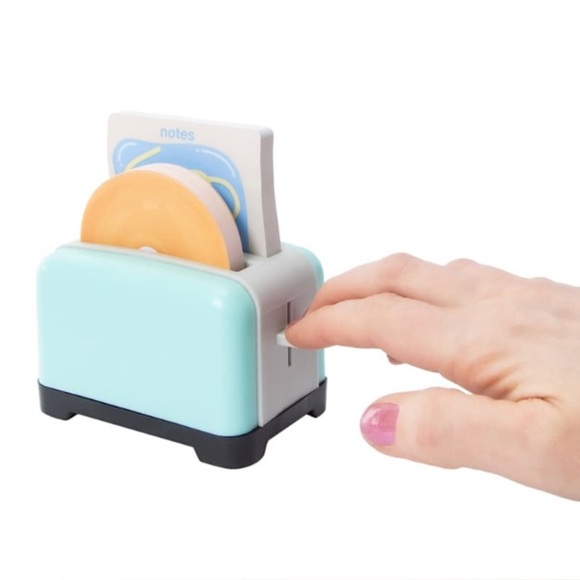 NEW Hilariously Cute Toaster & Sticky Note Holder - Picture 5 of 6
